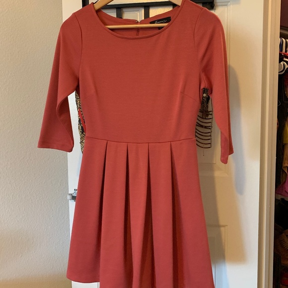 Pink Pleated 3/4 Sleeve Dress - Picture 1 of 4